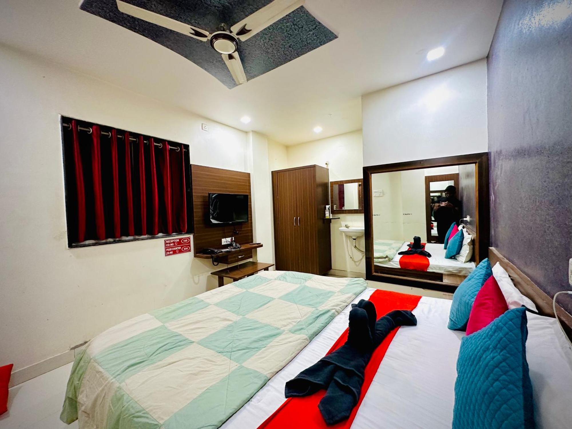 Hotel Sawai Executive Jadhavwadi Exterior foto